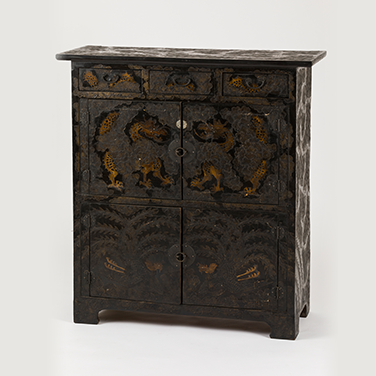 뱀피용봉문책장(巳皮龍鳳文冊欌)