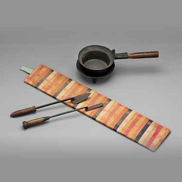 인두판(熨斗板)