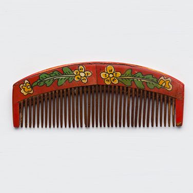 화각얼레빗(華角月梳)